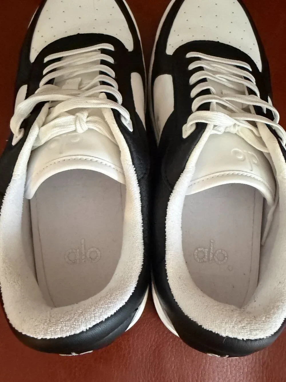ALO Unisex Recovery Mode Black/White Vegan Leather Sneakers Size: M:8 W:9.5